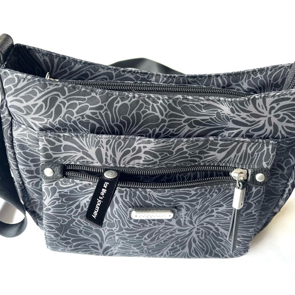 Baggallini Uptown Crossbody w/RFID Wristlet in Midnight Blossom - Picture 6 of 11